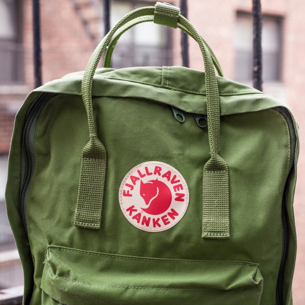 FJALLRAVEN Kånken Backpack (Leaf Green)