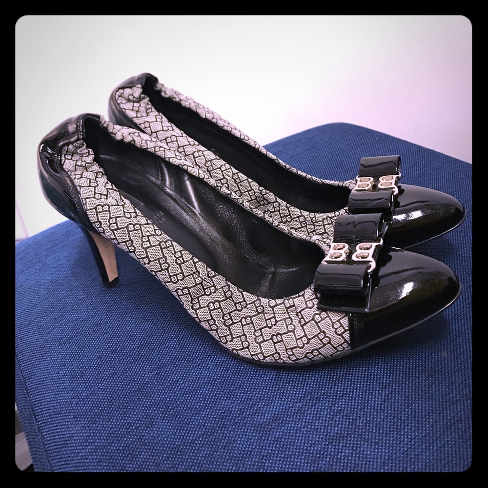 Authentic Bally black patent leather/canvas pumps