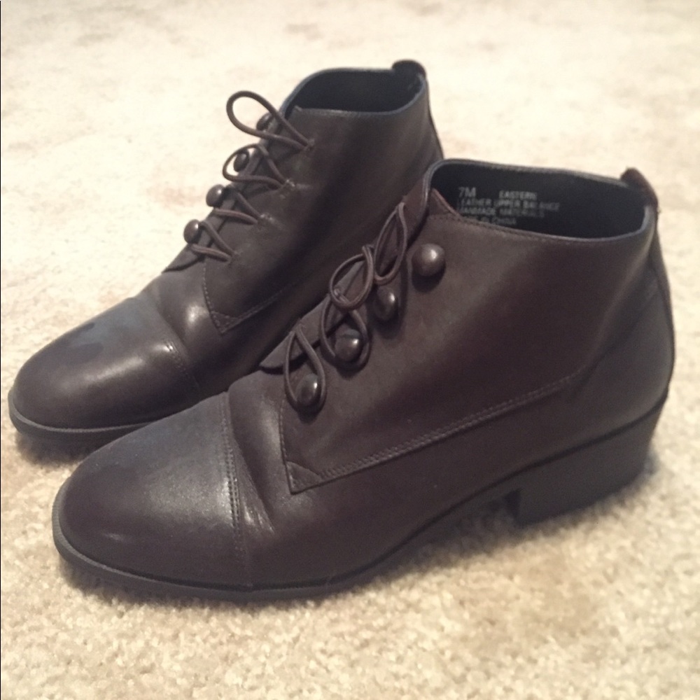 Perfect brown ankle booties