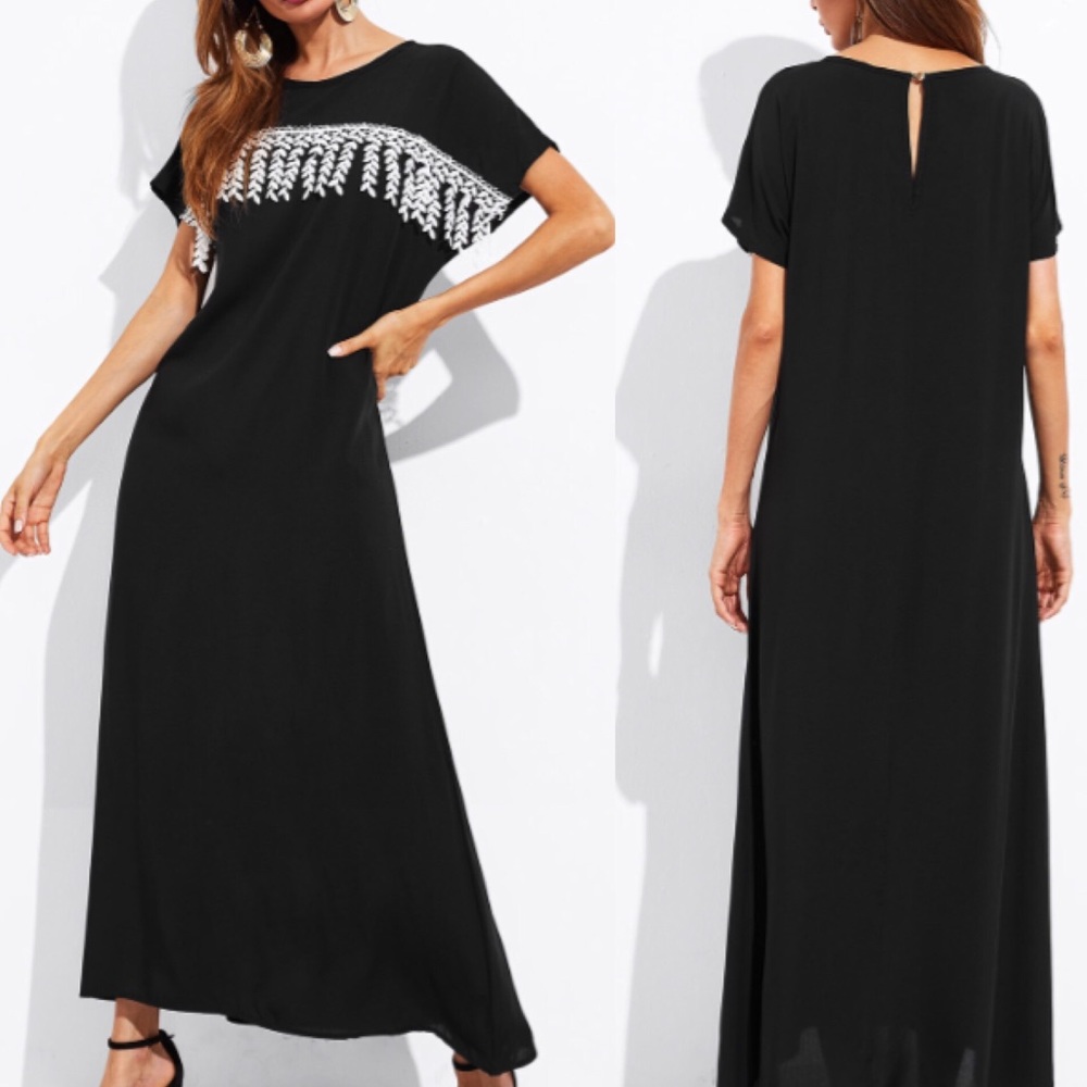 🆕💄Black maxi dress Dolman sleeve w/leaf appliqué - Picture 1 of 3