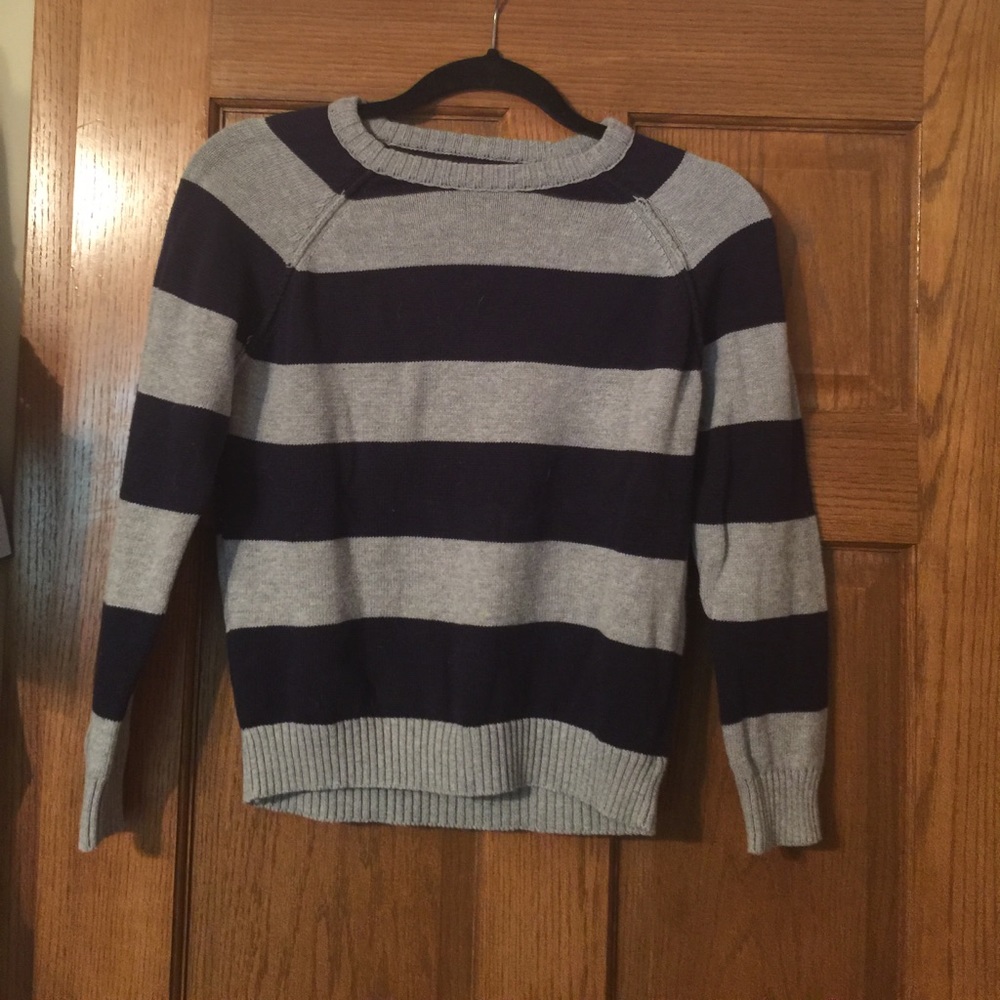 Boys sweater - like new!
