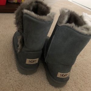 Size 5 gray UGG boots