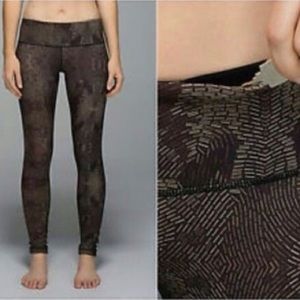 Lululemon goddess foil design leggings