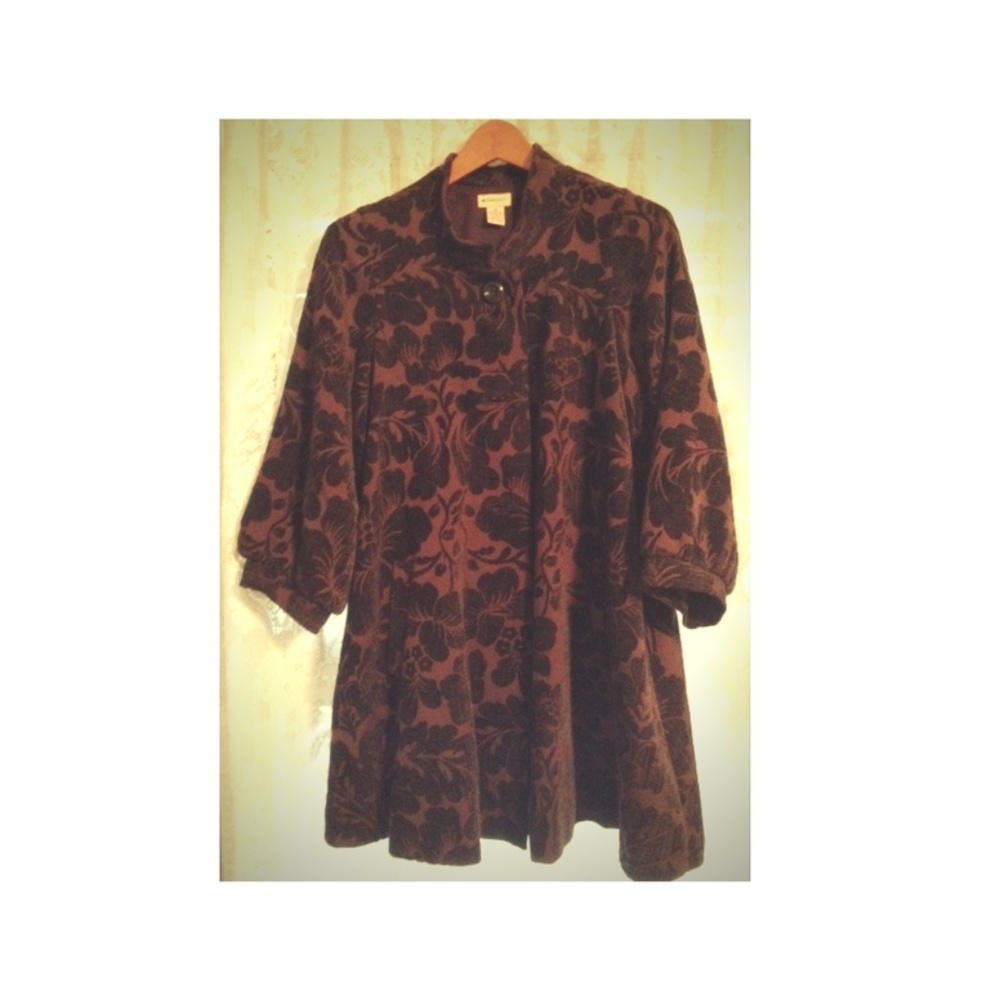 Three-quarter sleeve jacket