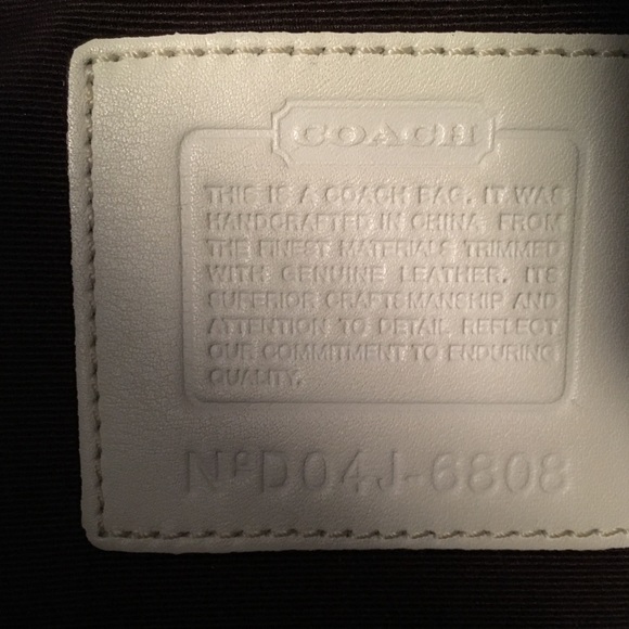 Handbags - Picture 2 of 3