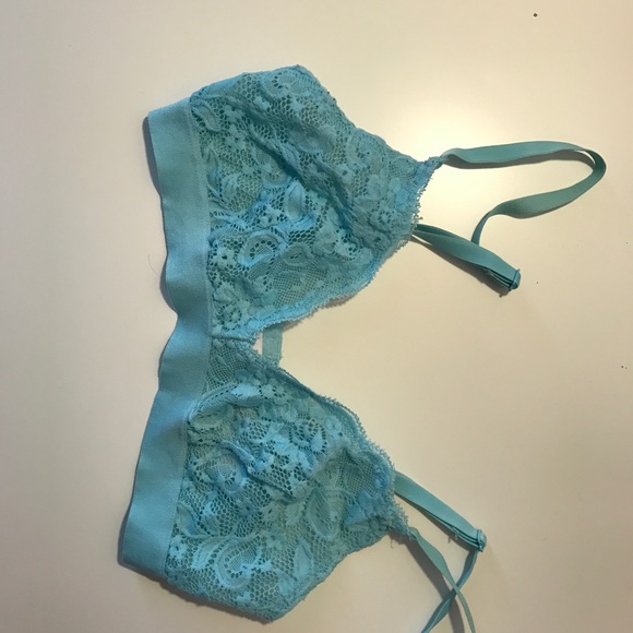 Baby blue bralette ***sold in bundle** - Picture 2 of 2