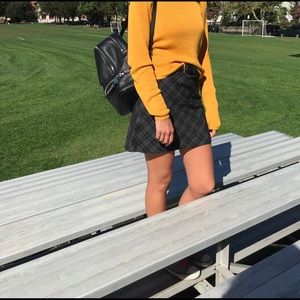 ⭐️RETRO HIGH WAISTED SKIRT!⭐️