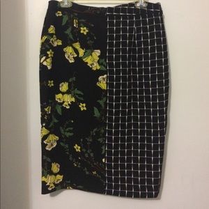 Beautiful floral patterned skirt NWOT🦋