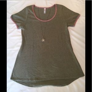 LuLaRoe Large Classic T