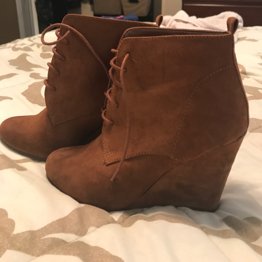 Brown  boot wedges