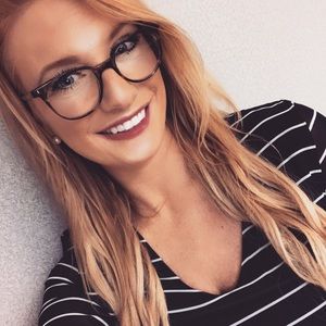 Meet your Posher, Mackenzie