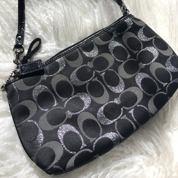 Mini COACH wristlet - Picture 2 of 3