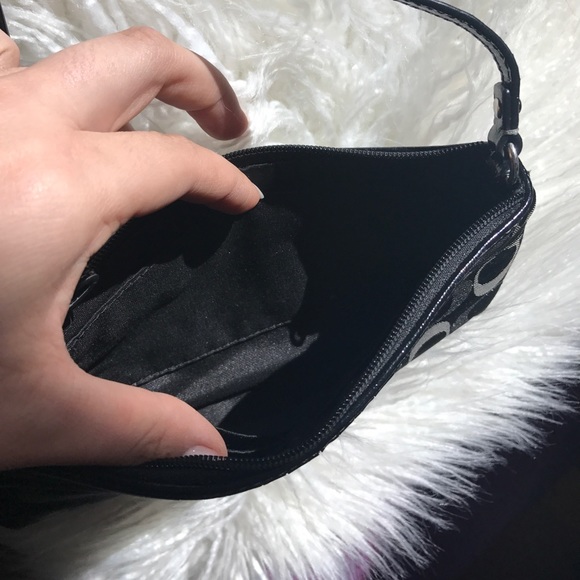 Mini COACH wristlet - Picture 3 of 3