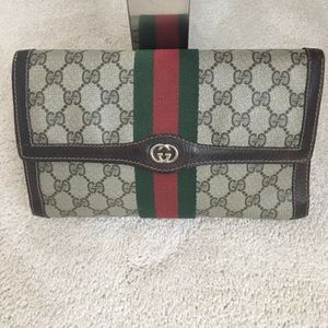 Vintage Gucci clutch