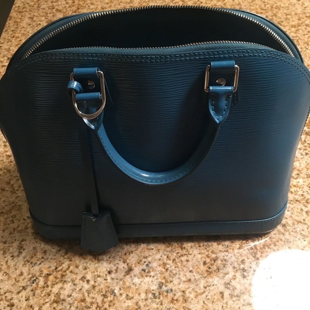 Louis Vuitton Bag - Picture 1 of 5