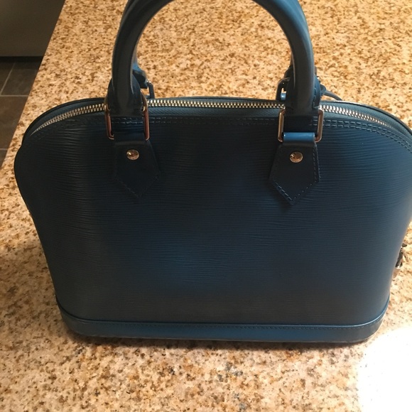 Louis Vuitton Bag - Picture 2 of 5