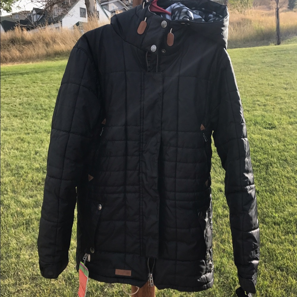 L1 Lita snowboard puffy