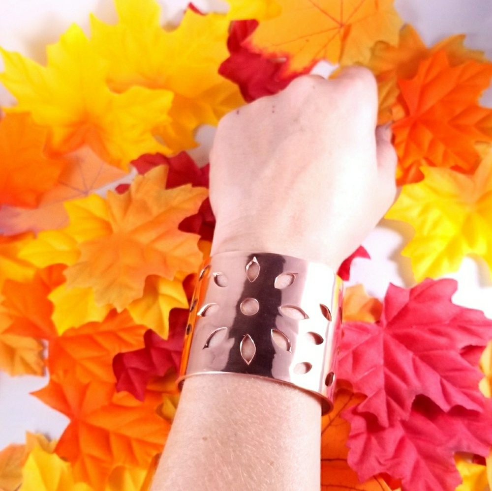 🌼Handmade Flower 🌼🌻🌼Patterned Copper Cuff🌼