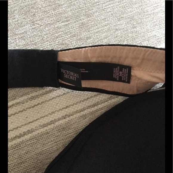 ❌SOLD❌VS Very Sexy Strapless - BLACK or BEIGE - Picture 5 of 7