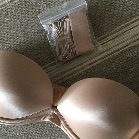❌SOLD❌VS Very Sexy Strapless - BLACK or BEIGE - Picture 7 of 7