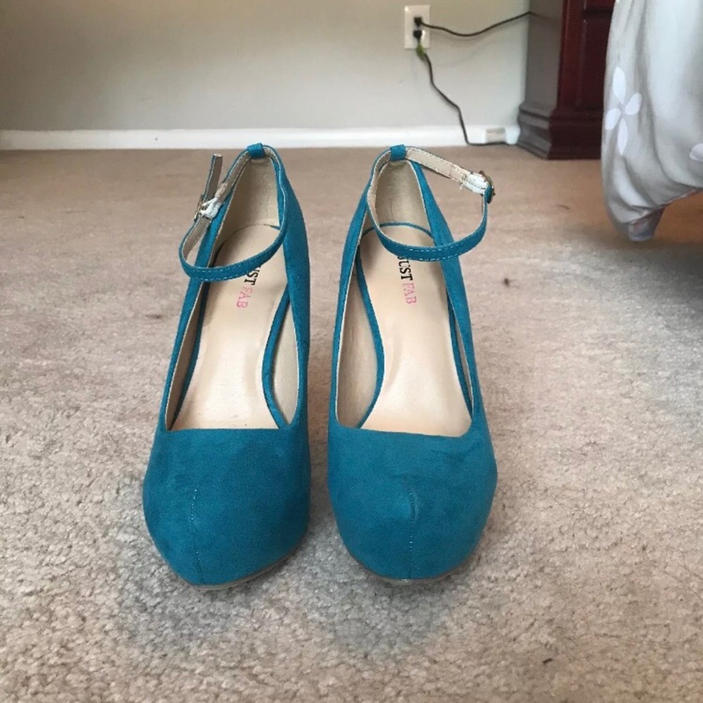 Teal just fab heels with gold heel