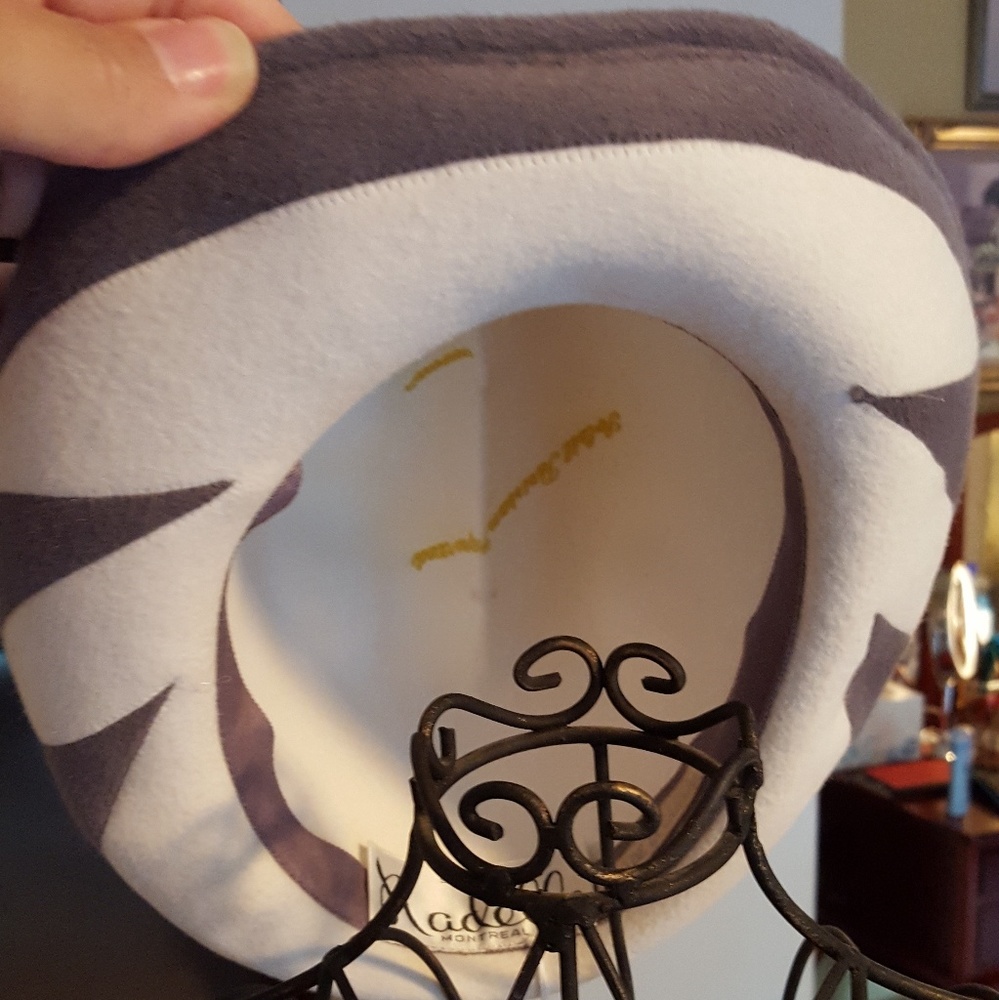 Winter white and very fashion hat