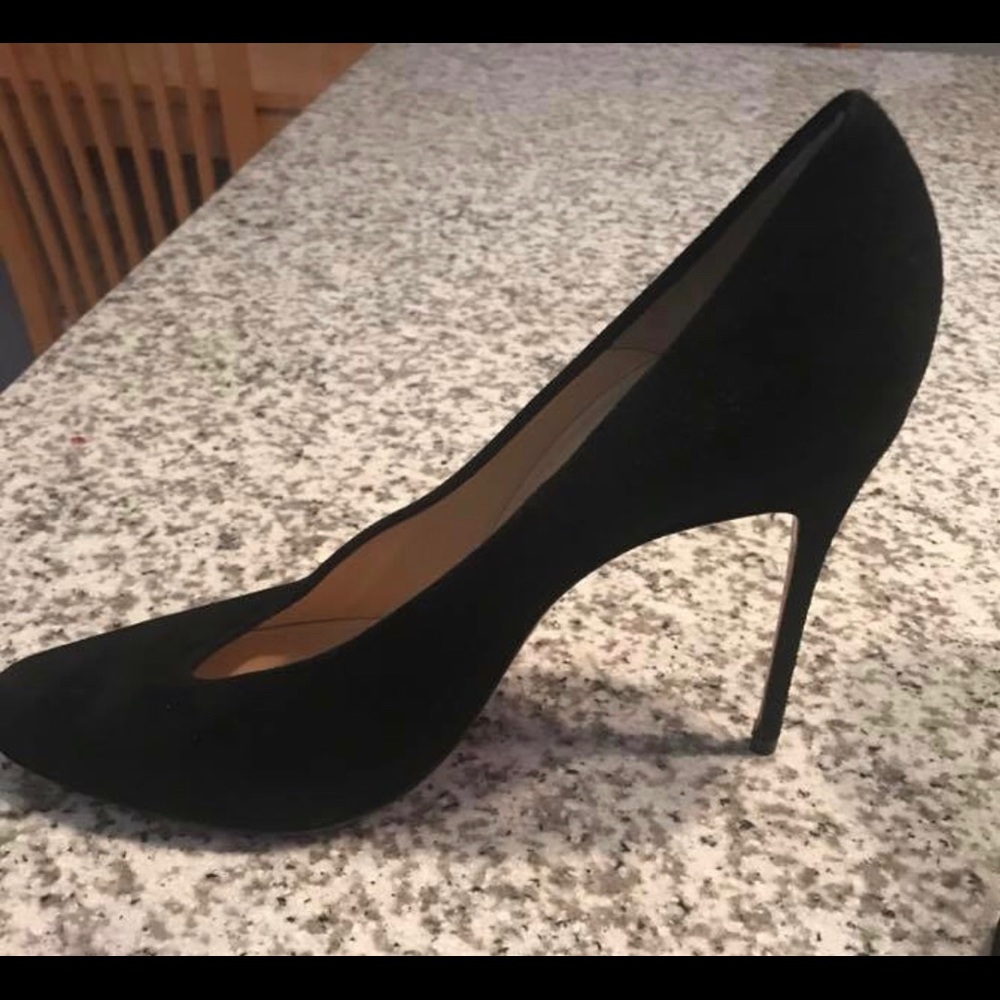 SOLD‼️Brand New christian louboutin Suede size 40!