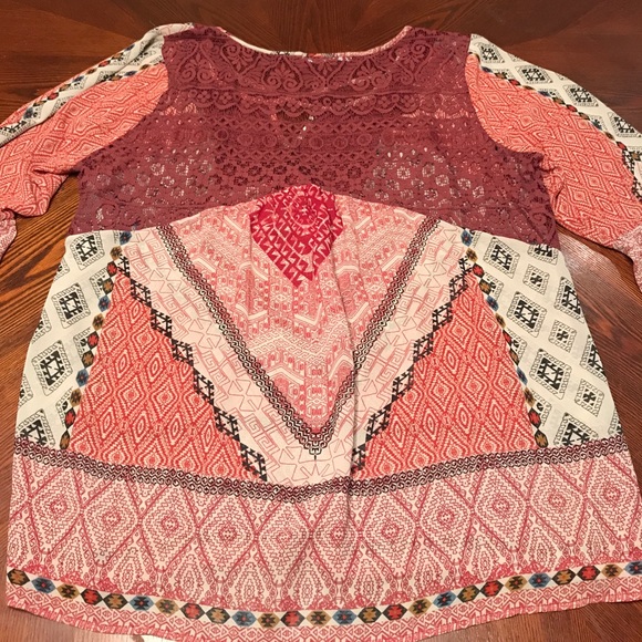 Maurices Tribal Print Top Size 2 - Picture 3 of 3