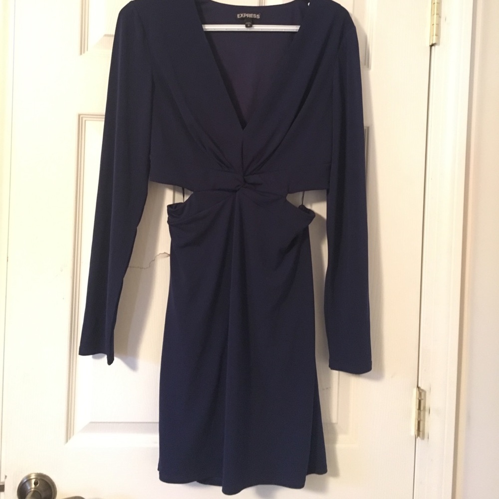 Short long sleeved dress with cut outs 🎀
