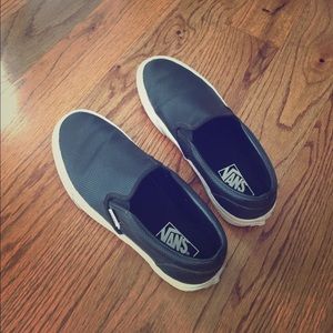 Black Vans Classic Slip-Ons