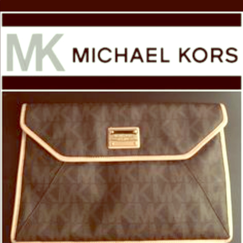 Michael kors clutch