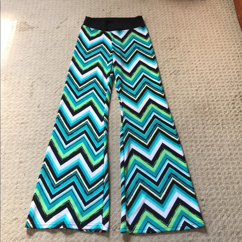 Park Avenue flare cut Green zigzag pant