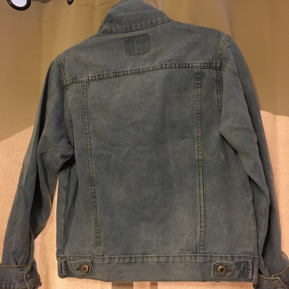 Bleach washed Jean jacket - Picture 2 of 2
