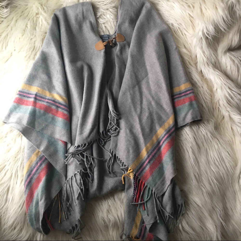 Aerie poncho
