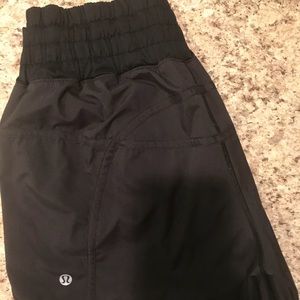 Lululemon shorts black