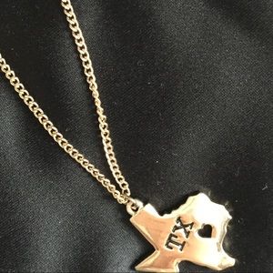 🌟 Gold Toned Texas Charm Necklace