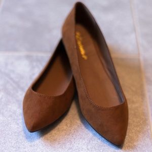 Breckelle's Pointed Toe Ballet Flat
