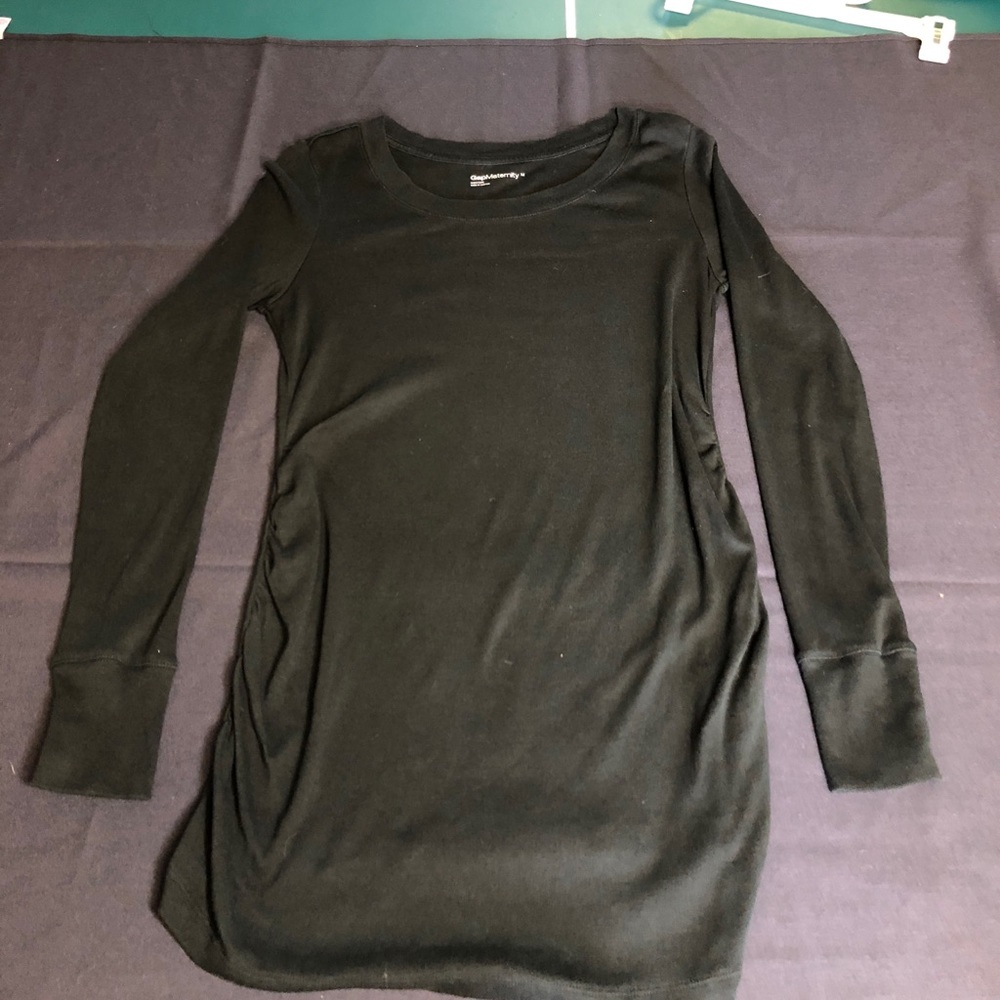 Gap Maternity Black Long Sleeve Scoop Neck Shirt
