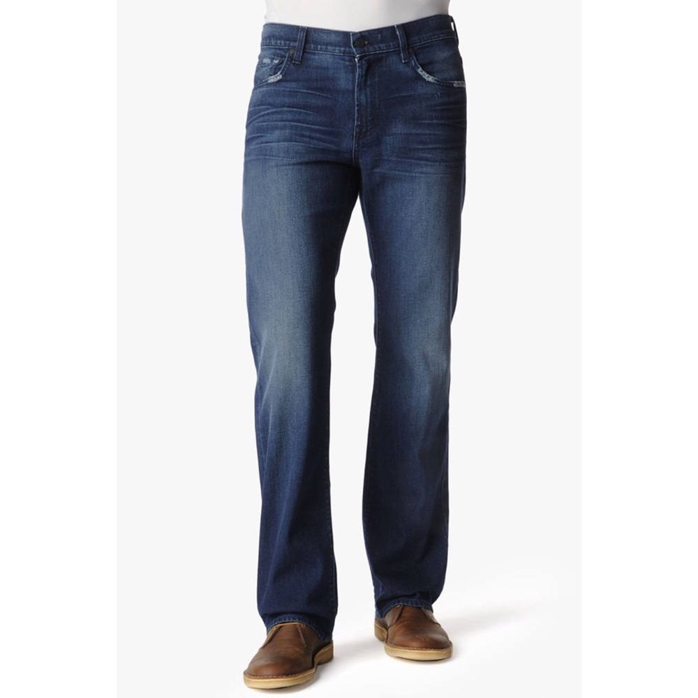 NWOT Austyn Relaxed Straight Leg In Auth. Indigo