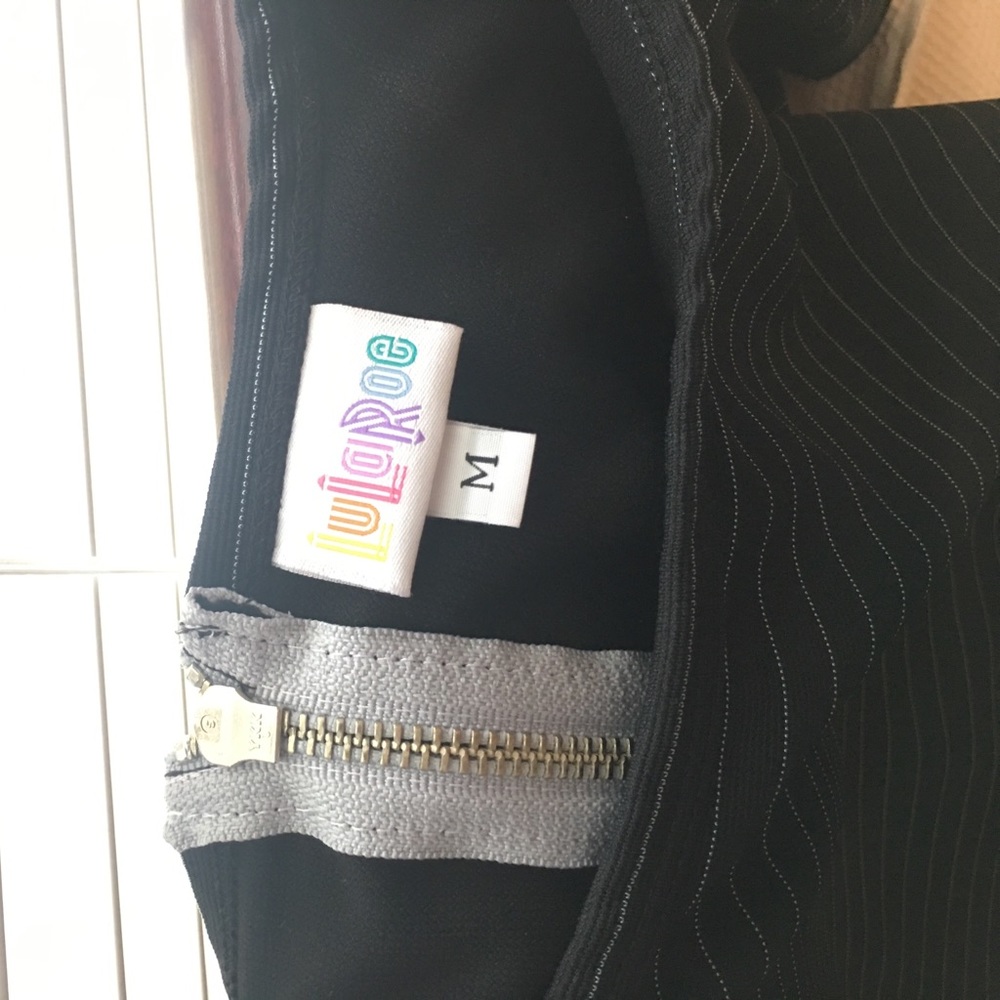LulaRoe Amelia - Picture 3 of 3