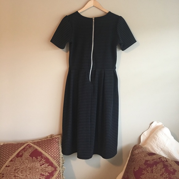 LulaRoe Amelia - Picture 2 of 3