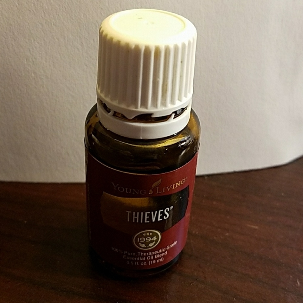 Young Living Essential Oils - Thieves