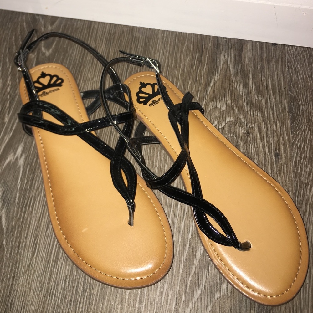 Black strapy sandals !