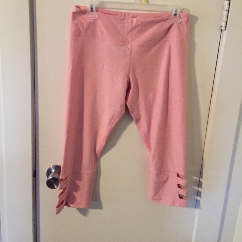 Pink Capri leggings. Size medium