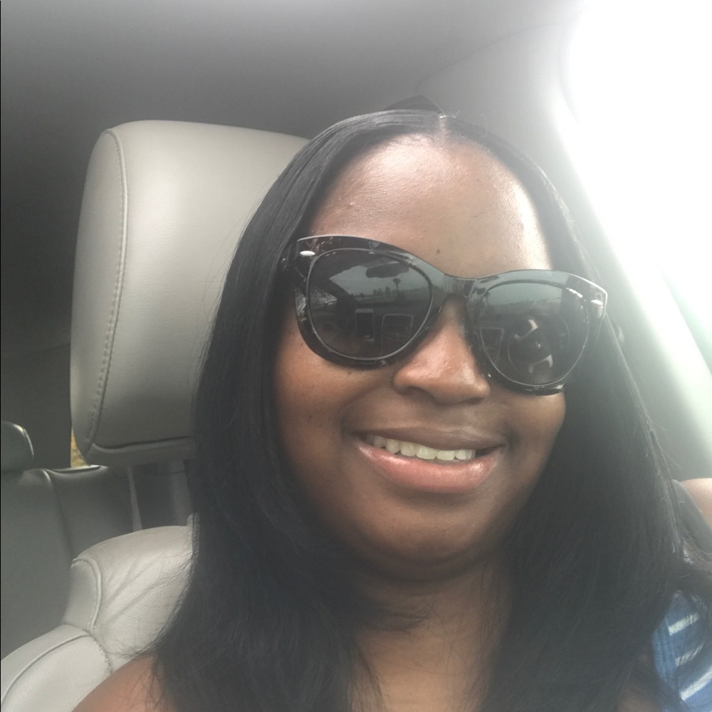 Meet your Posher, Jeanine