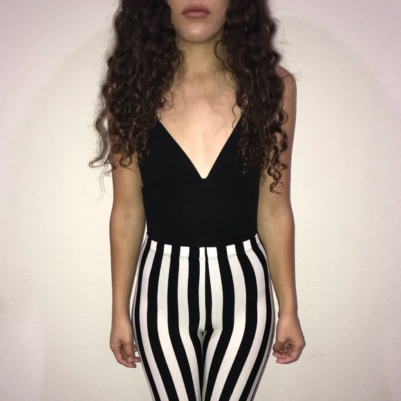 Pants - Black & White Stripped Leggings