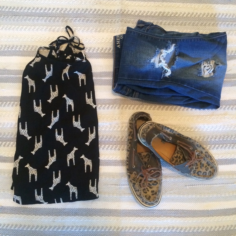 MOVING SALE LA Hearts Giraffe Tank