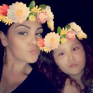 Meet your Posher, Amparo