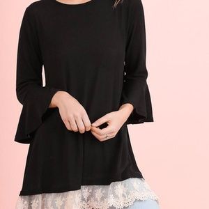 **FINAL PRICE Umgee Lace Hem Tunic**