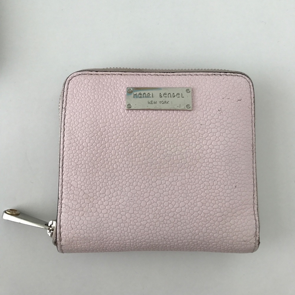 Henri Bendel leather pink wallet